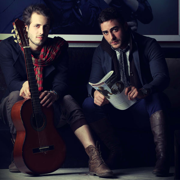 Man Avaz Shodam (Ft Arash AP)
